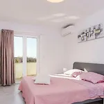 Villa B With Pool And Playground Valbandon