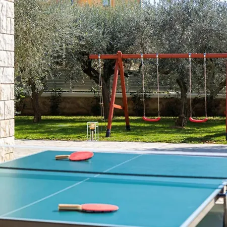 Villa B With Pool And Playground Valbandon