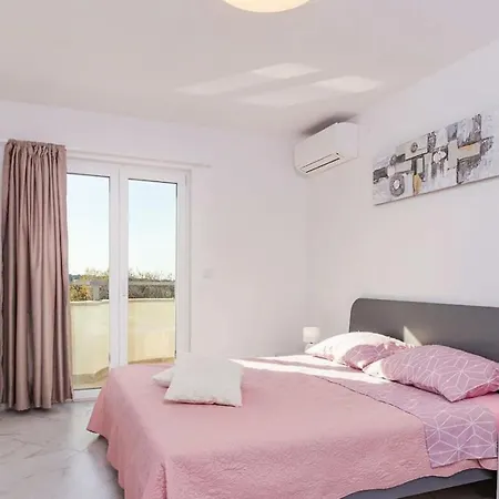 Villa B With Pool And Playground Valbandon