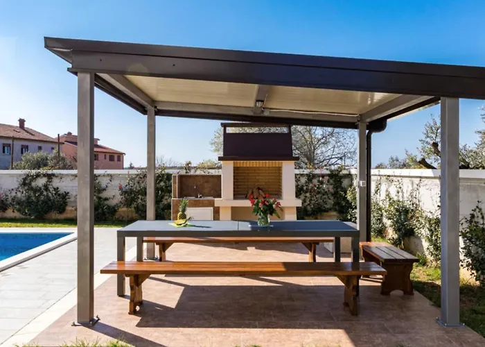 Villa B With Pool And Playground Valbandon