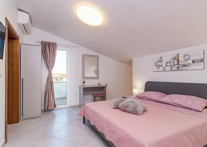 Villa B With Pool And Playground Valbandon